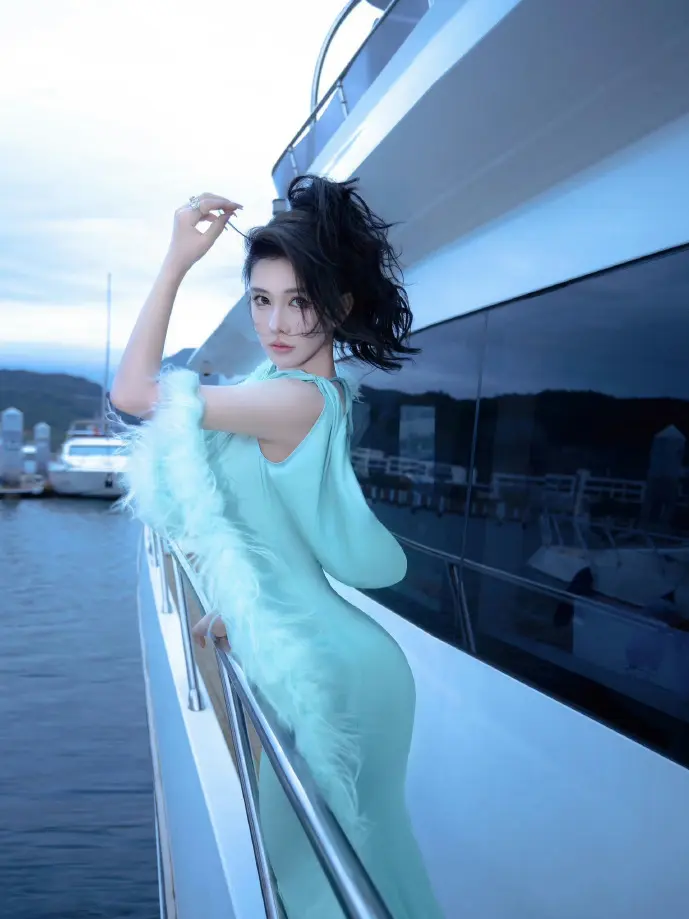 游戏蜂窝下载数据对比